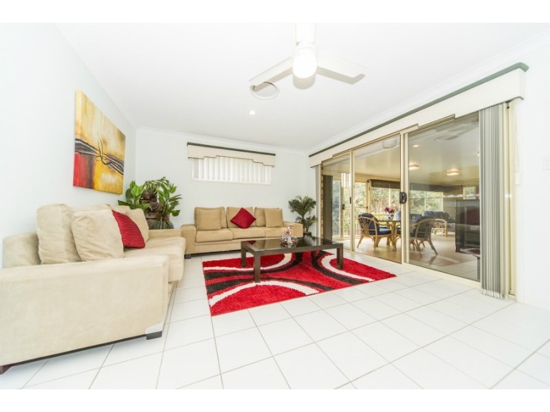 10 Springwood Avenue, Pacific Pines QLD 4211