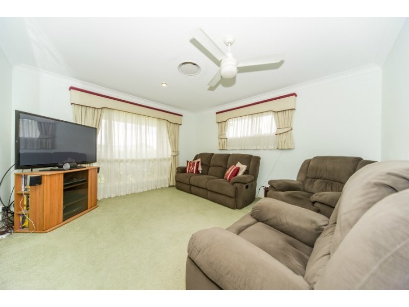 10 Springwood Avenue, Pacific Pines QLD 4211