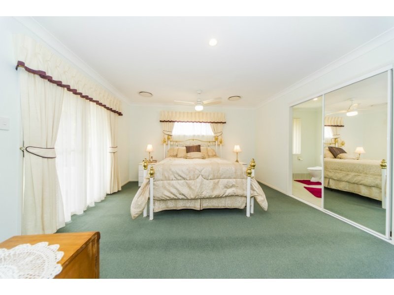10 Springwood Avenue, Pacific Pines QLD 4211