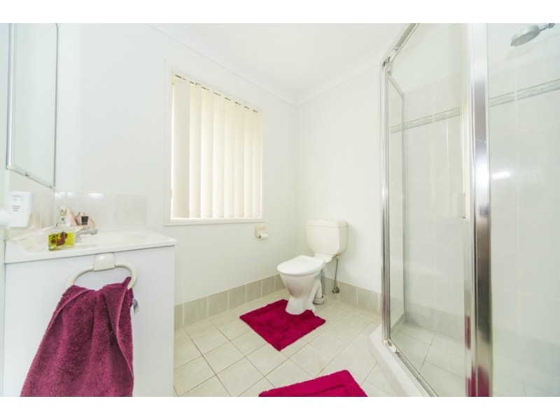 10 Springwood Avenue, Pacific Pines QLD 4211