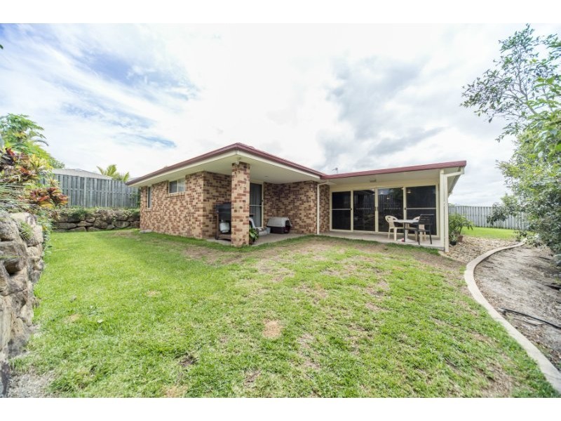 10 Springwood Avenue, Pacific Pines QLD 4211