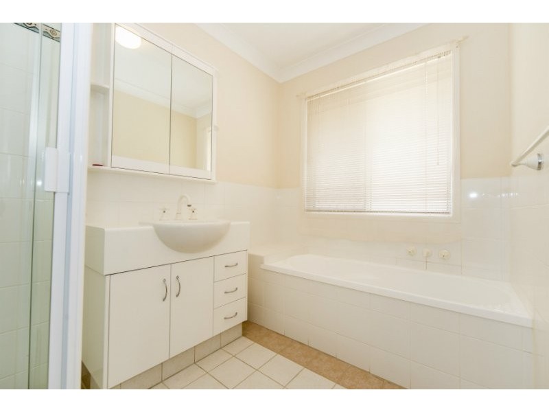 10 Jordana Street, Arundel QLD 4214