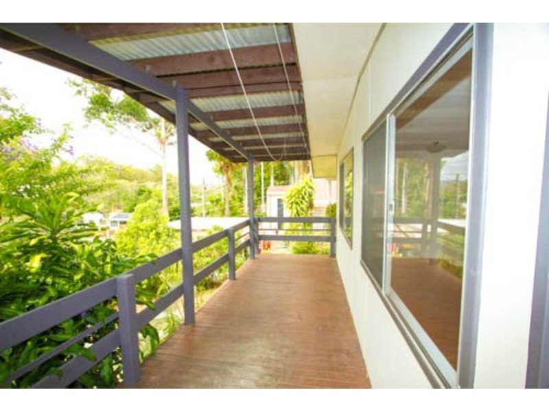 16 Kinarra Street, Ashmore QLD 4214