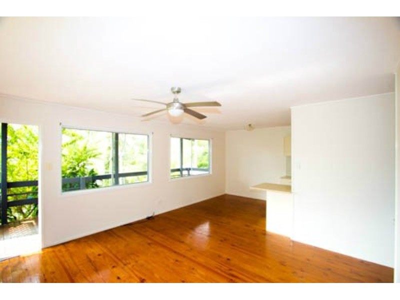 16 Kinarra Street, Ashmore QLD 4214