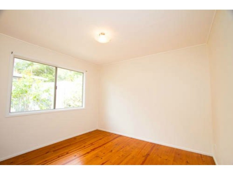 16 Kinarra Street, Ashmore QLD 4214