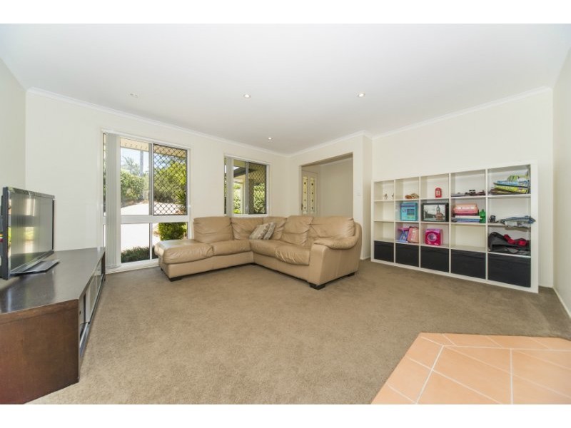 12 Manse Court, Molendinar QLD 4214