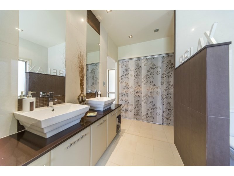 9 Evergreen Court, Parkwood QLD 4214