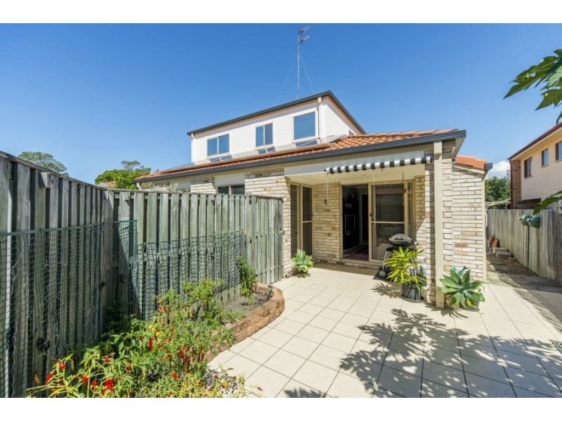 2/19 Gordon Street, Labrador QLD 4215