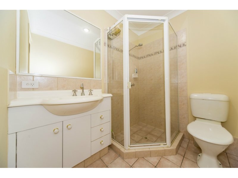 2/19 Gordon Street, Labrador QLD 4215