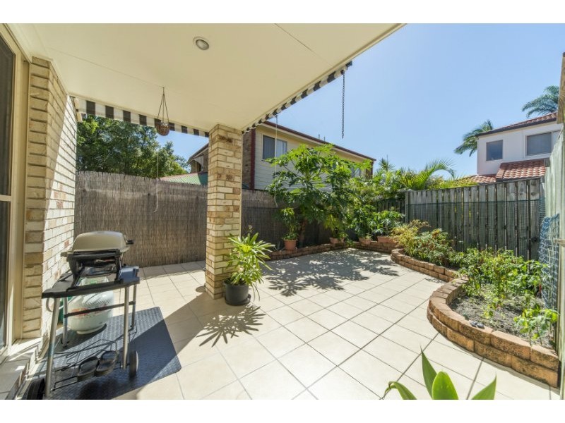 2/19 Gordon Street, Labrador QLD 4215