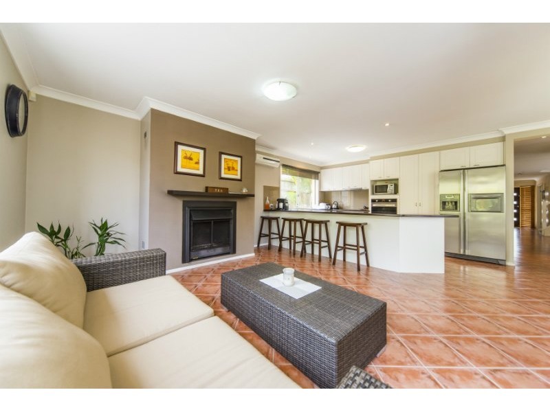 6 Redwood Place, Molendinar QLD 4214