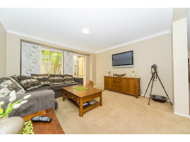 6 Redwood Place, Molendinar QLD 4214