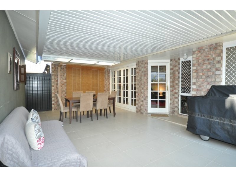 2/3 Liam Court, Labrador QLD 4215