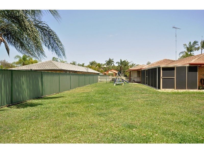 15 Crampton Ct, Parkwood QLD 4214
