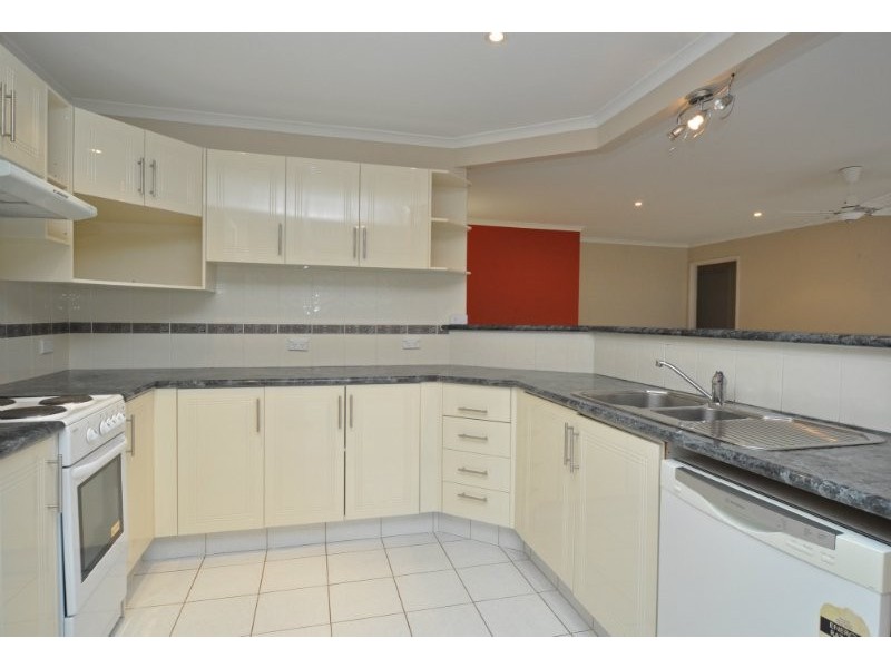 15 Crampton Ct, Parkwood QLD 4214