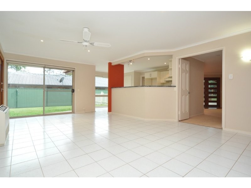 15 Crampton Ct, Parkwood QLD 4214
