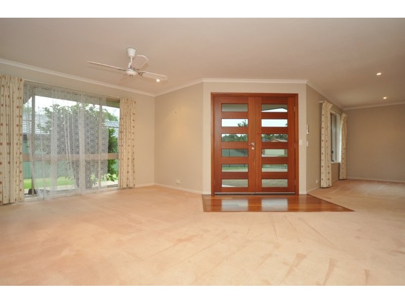 15 Crampton Ct, Parkwood QLD 4214