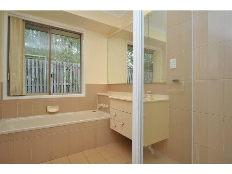 15 Crampton Ct, Parkwood QLD 4214