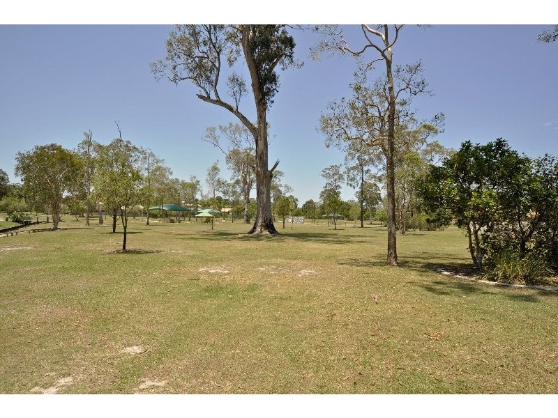 15 Crampton Ct, Parkwood QLD 4214