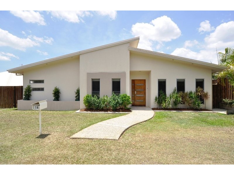 19 Garawarra Crescent, Upper Coomera QLD 4209