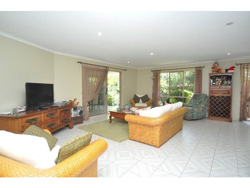 3 Birdie Court, Arundel QLD 4214