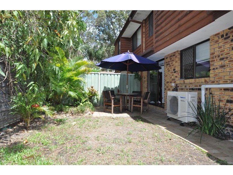 12/21 St Kevins Avenue, Benowa QLD 4217