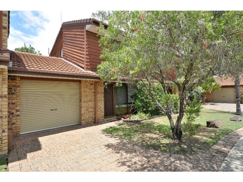 12/21 St Kevins Avenue, Benowa QLD 4217