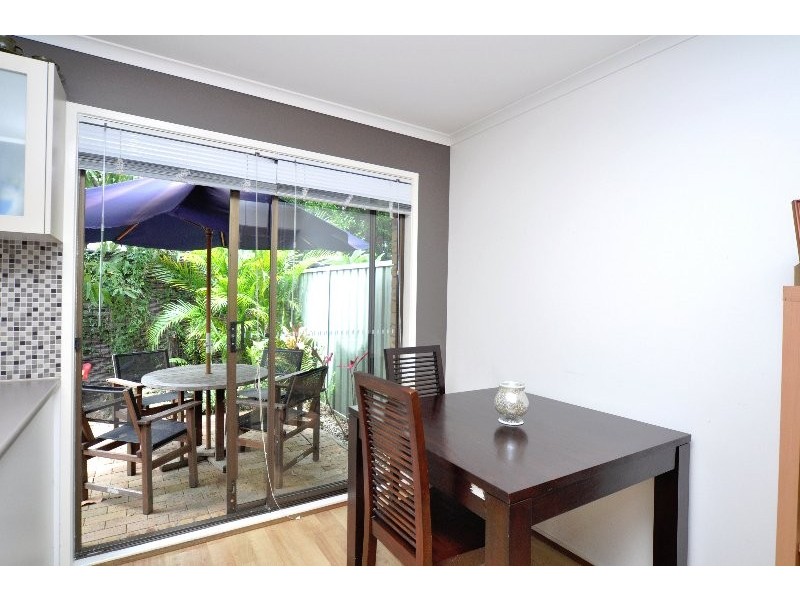 12/21 St Kevins Avenue, Benowa QLD 4217