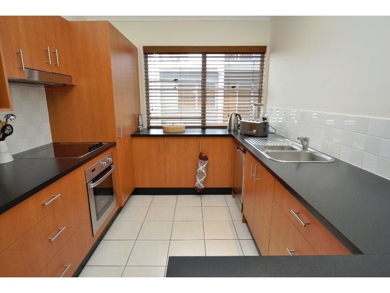 7/29 Proud Street, Labrador QLD 4215