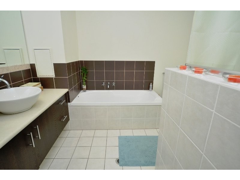 7/29 Proud Street, Labrador QLD 4215