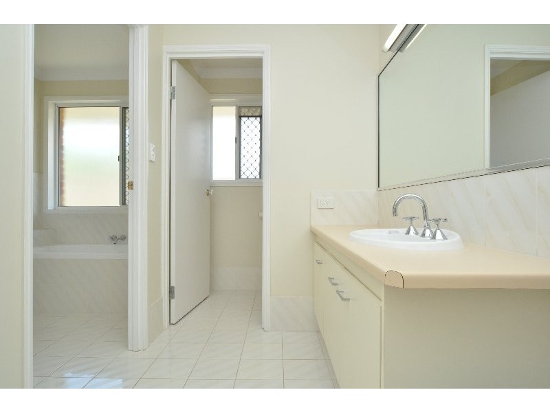 45 Open Drive, Arundel QLD 4214