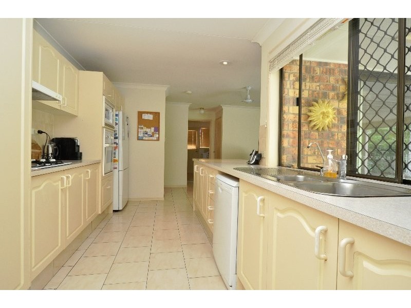 8 Kel Nagle Court, Parkwood QLD 4214