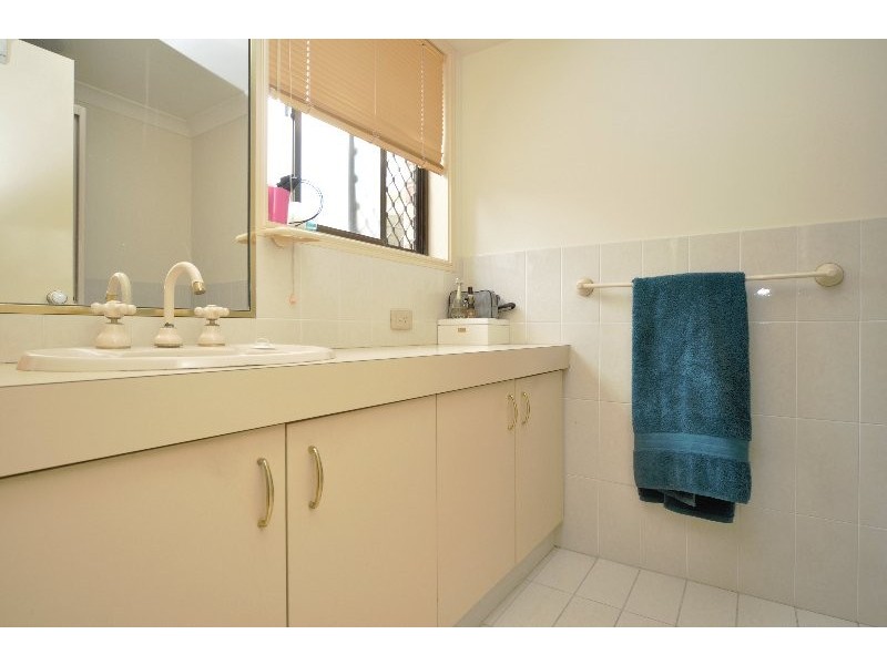 8 Kel Nagle Court, Parkwood QLD 4214