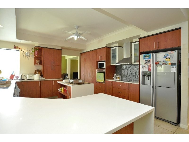 7 Eastbourne Chase, Arundel QLD 4214