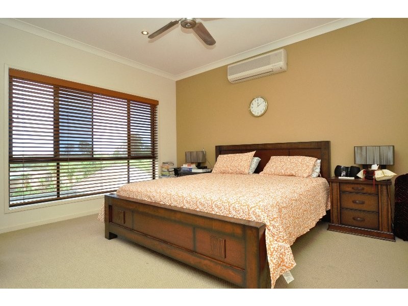 7 Eastbourne Chase, Arundel QLD 4214