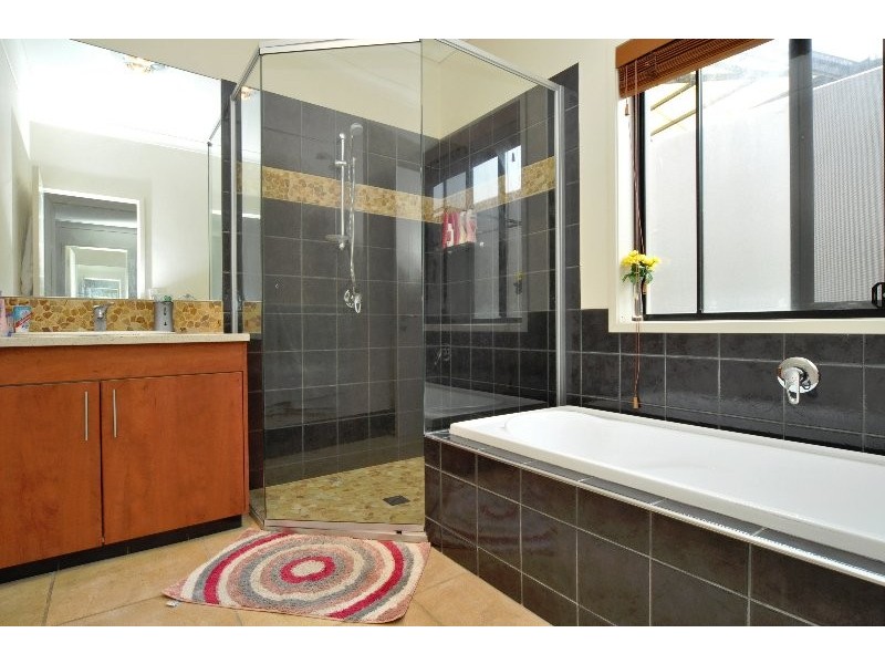 7 Eastbourne Chase, Arundel QLD 4214