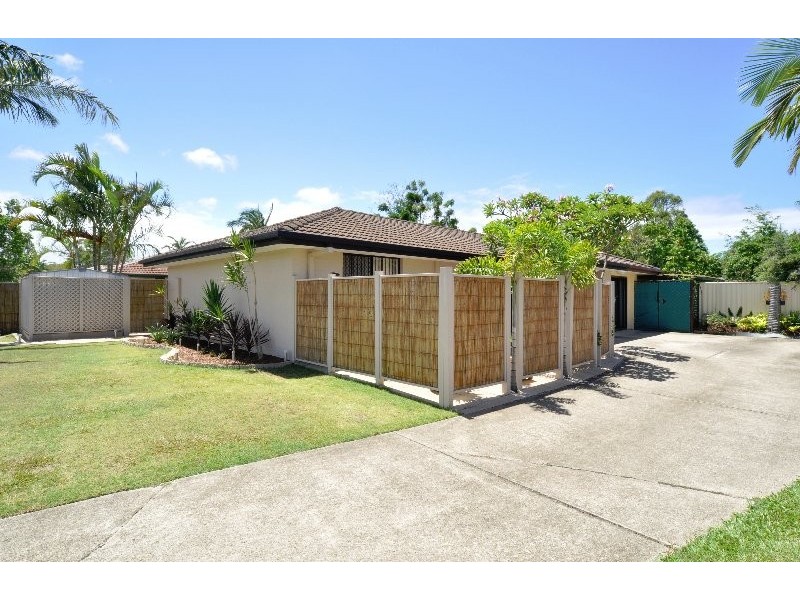 1/5 Stephenson Street, Labrador QLD 4215