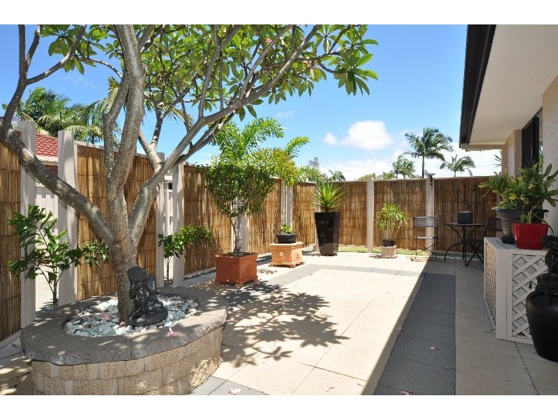 1/5 Stephenson Street, Labrador QLD 4215