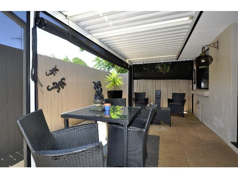 1/5 Stephenson Street, Labrador QLD 4215