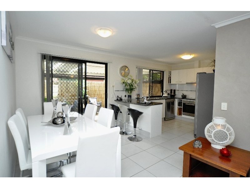 1/5 Stephenson Street, Labrador QLD 4215