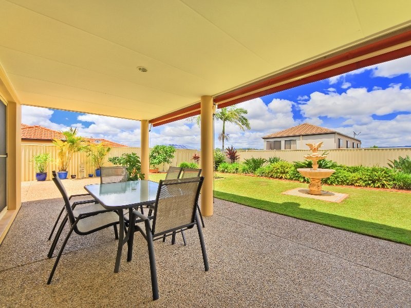5 Golden Bear Drive, Arundel QLD 4214