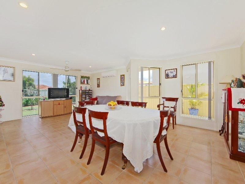 5 Golden Bear Drive, Arundel QLD 4214
