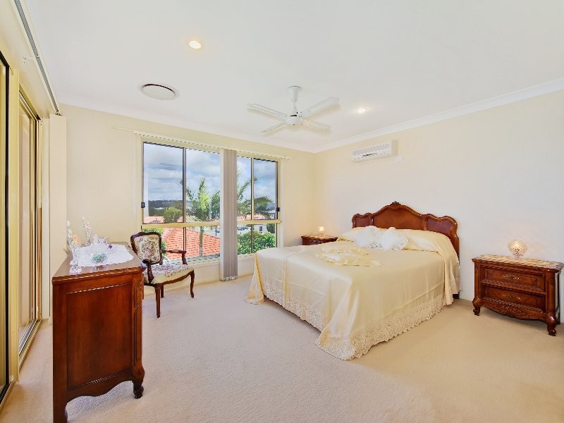 5 Golden Bear Drive, Arundel QLD 4214