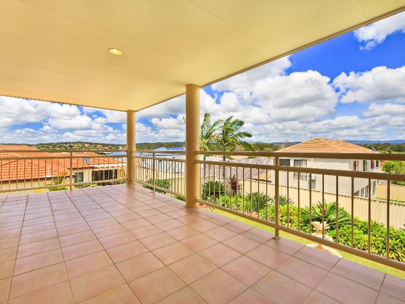 5 Golden Bear Drive, Arundel QLD 4214