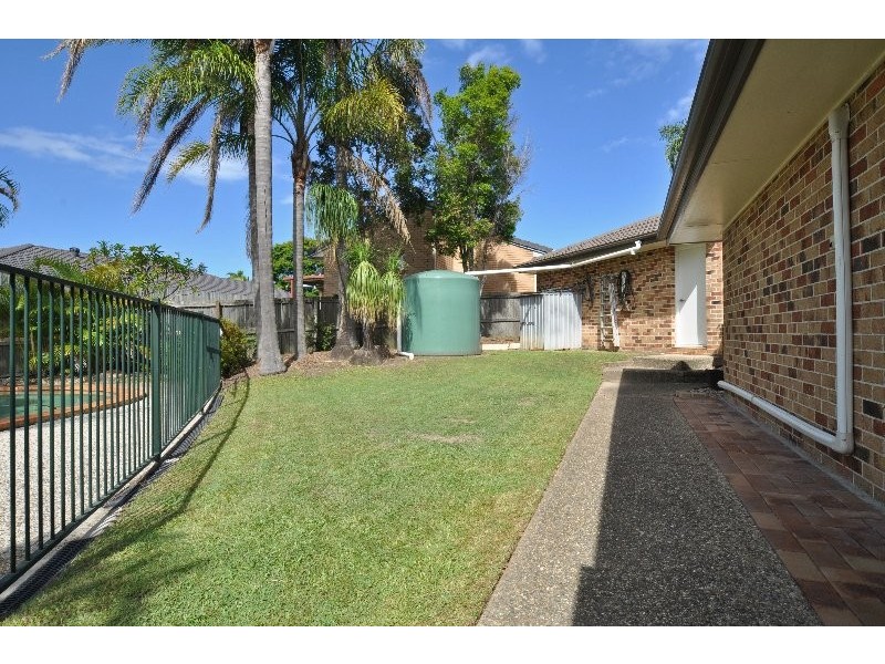 9 Maidstone Place, Parkwood QLD 4214