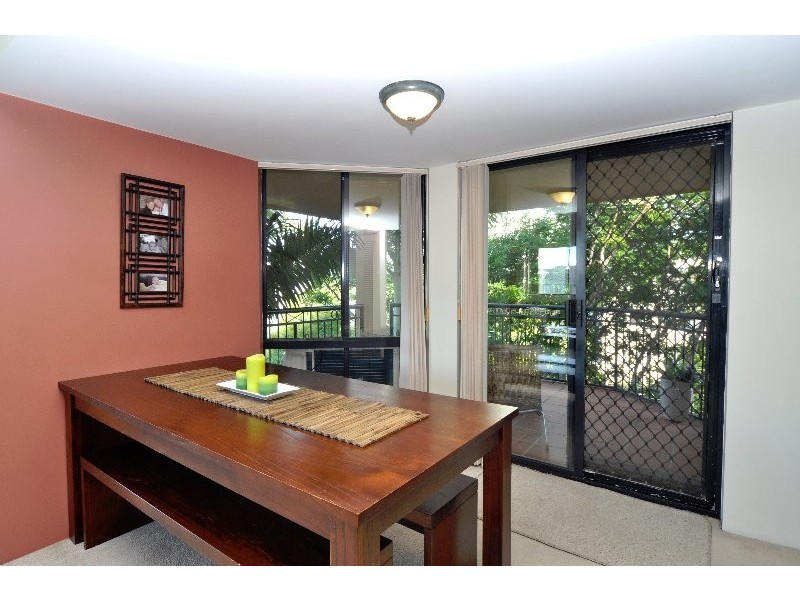 6/2 Madang Crescent, Runaway Bay QLD 4216