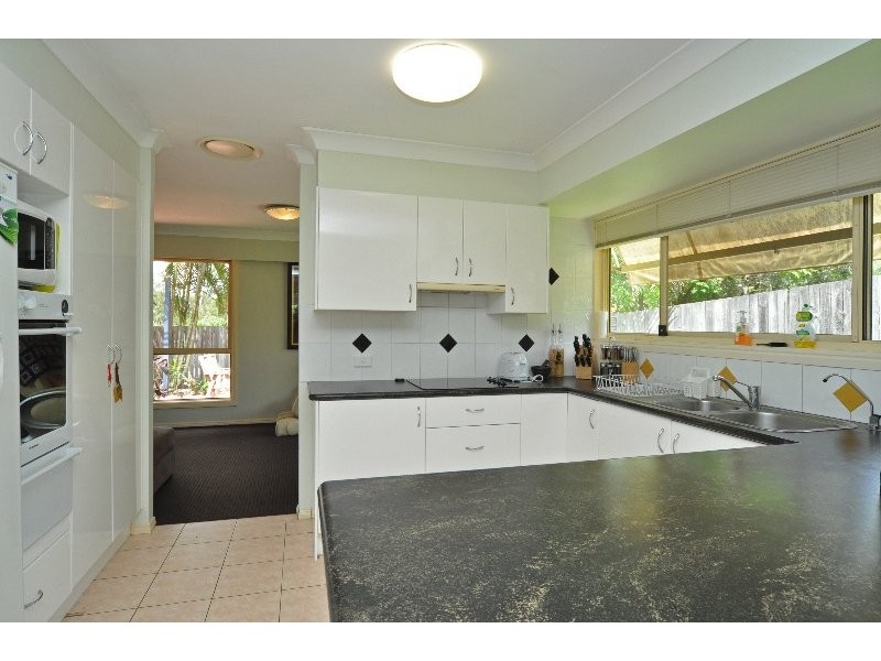 8 Sutton Court, Parkwood QLD 4214