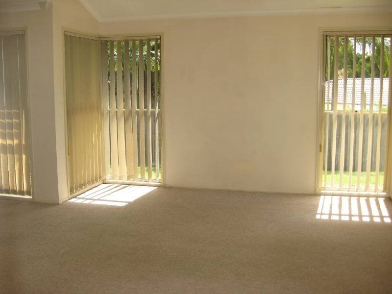 35 James Cagney Close, Parkwood QLD 4214