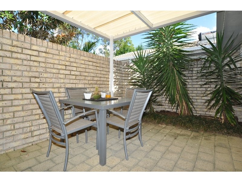 1/7 Kenny Drive, Labrador QLD 4215