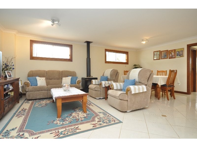 87 Robert Street, Labrador QLD 4215